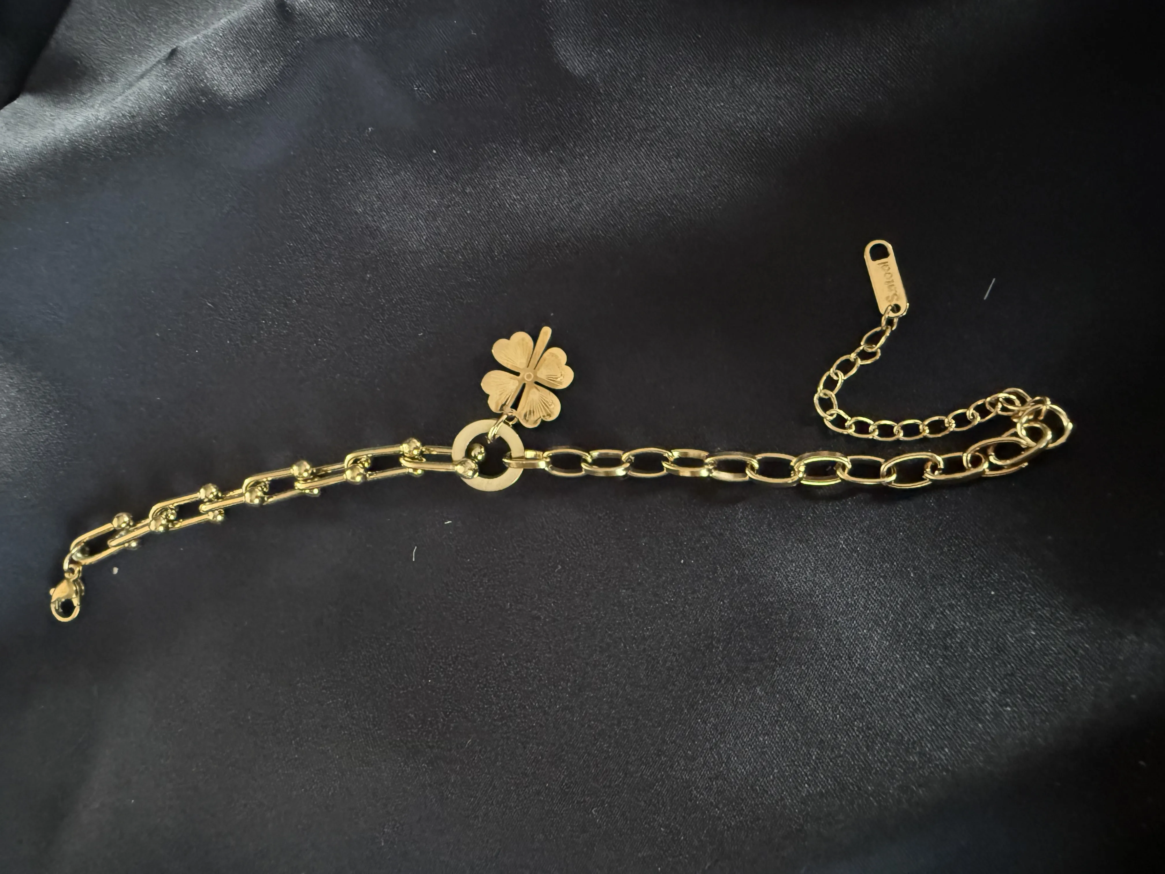 Çelik Gold Yonca Detaylı Bileklik 